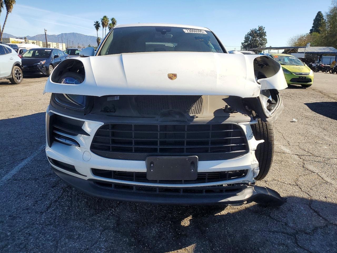 2020 PORSCHE Macan