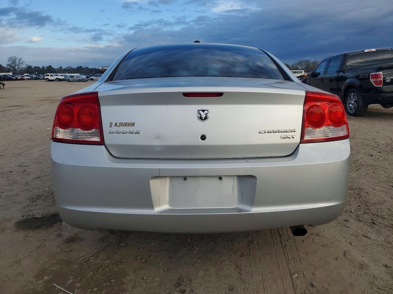 2010 DODGE CHARGER