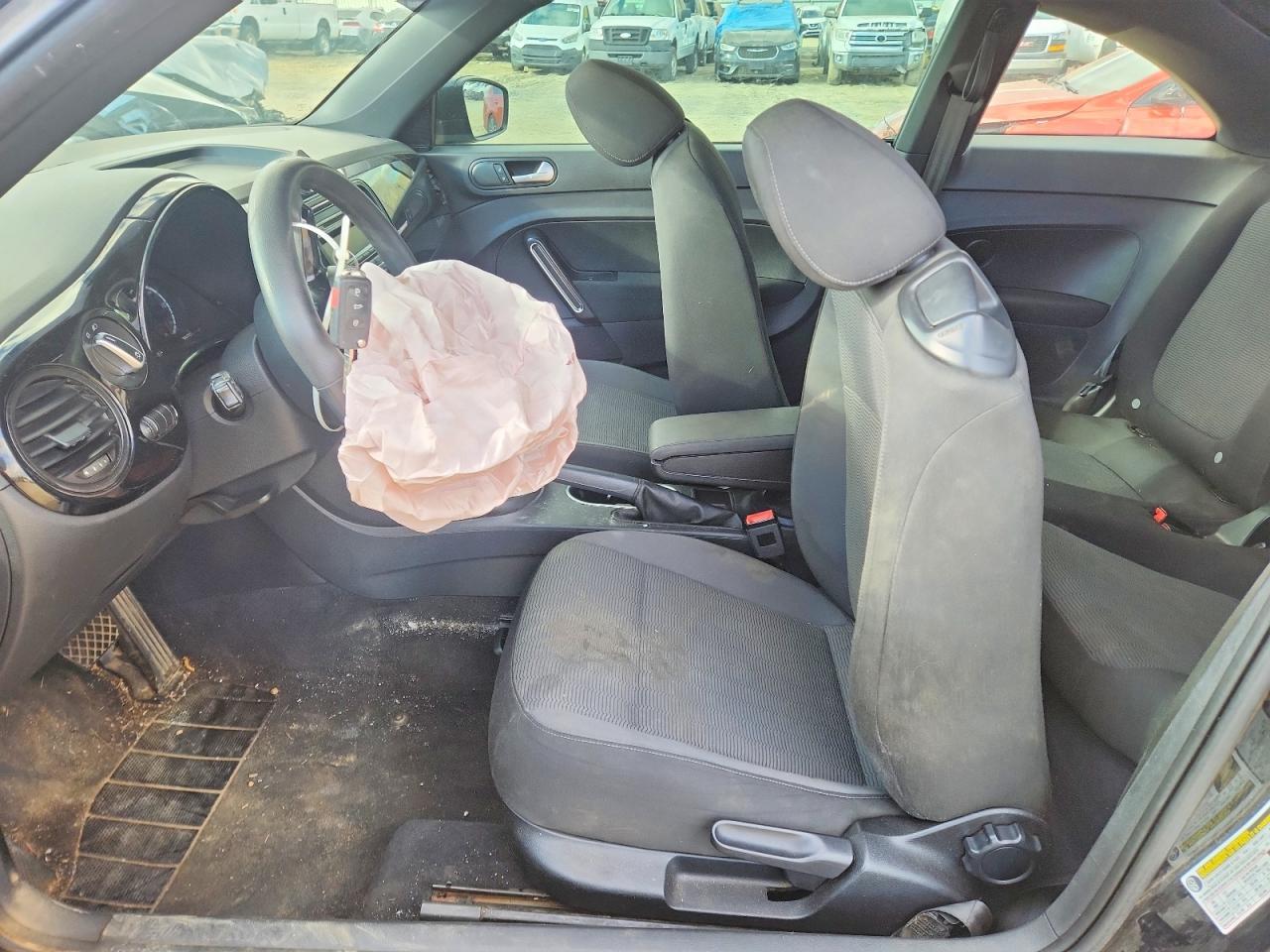 2014 VOLKSWAGEN Beetle