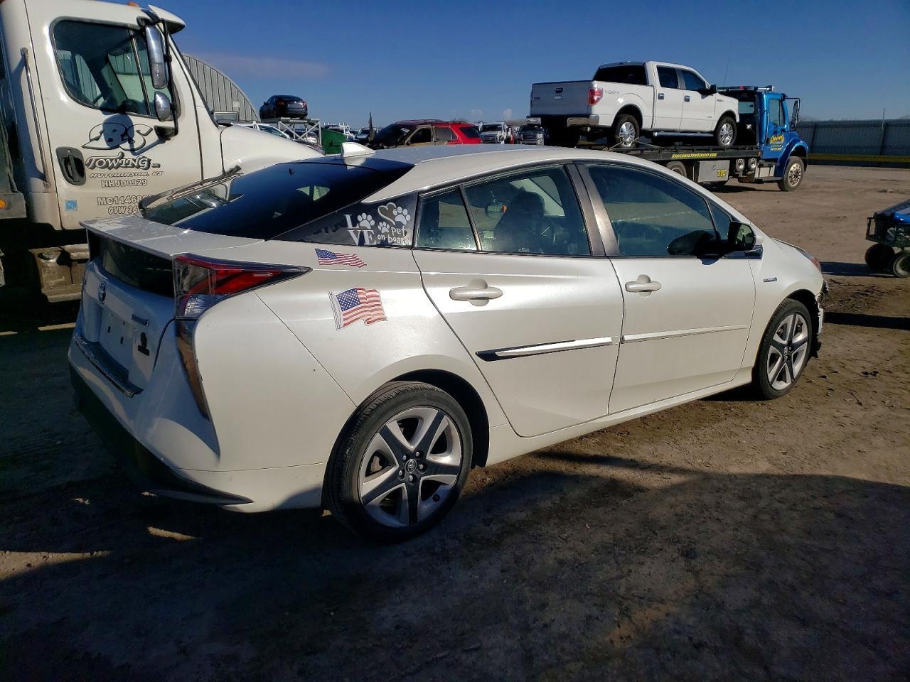 2017 TOYOTA PRIUS
