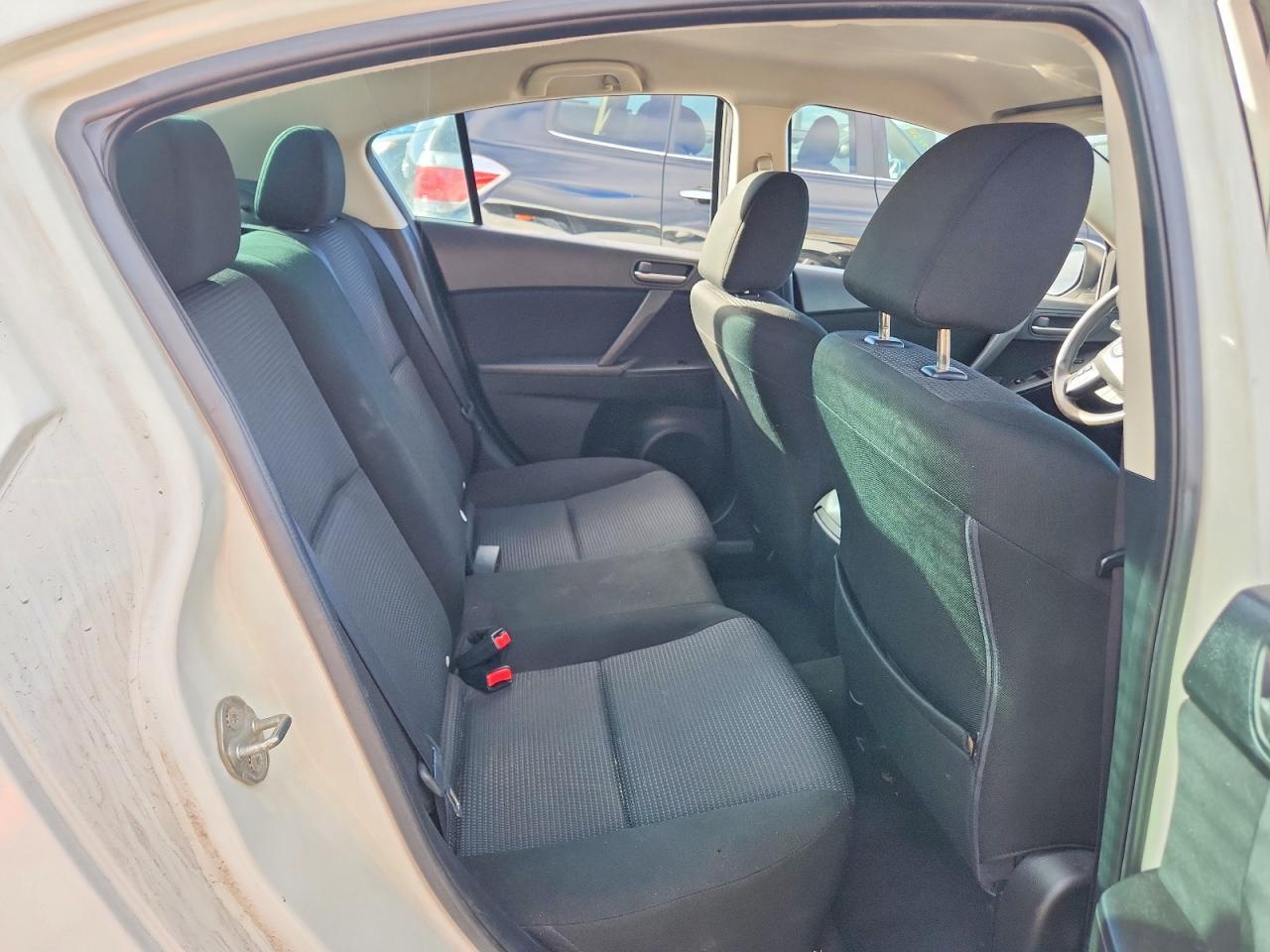 2013 MAZDA 3