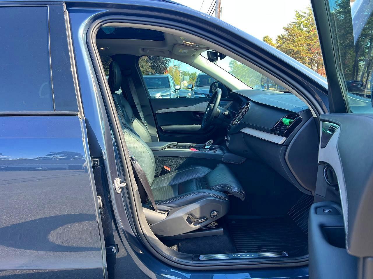2025 VOLVO XC90