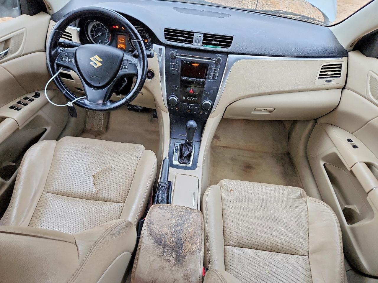 2012 SUZUKI Kizashi