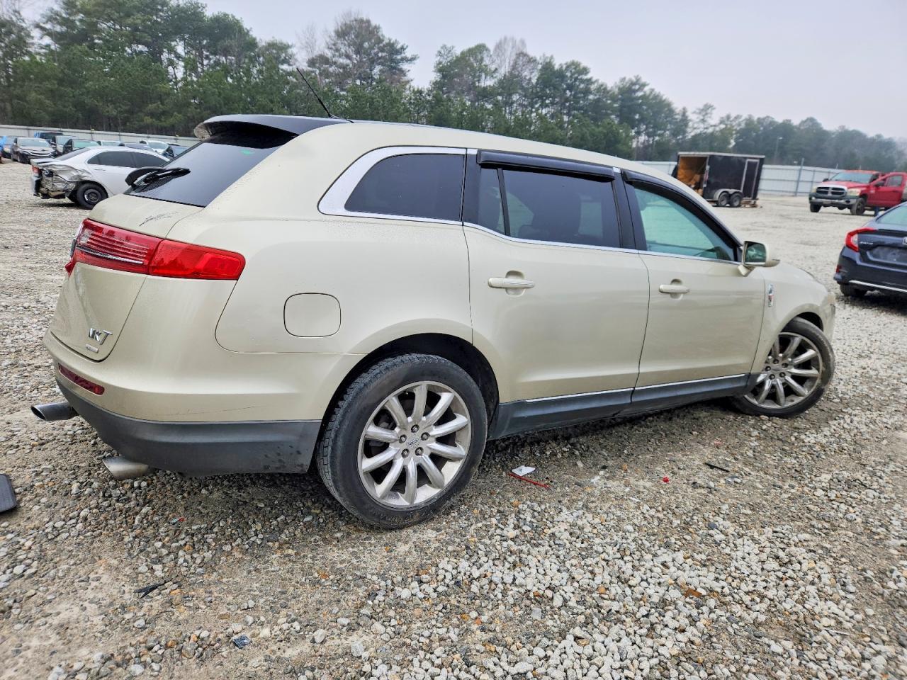 2010 LINCOLN MKT