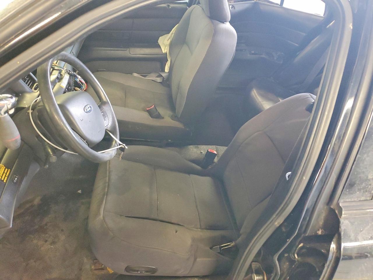 2010 FORD Crown Victoria