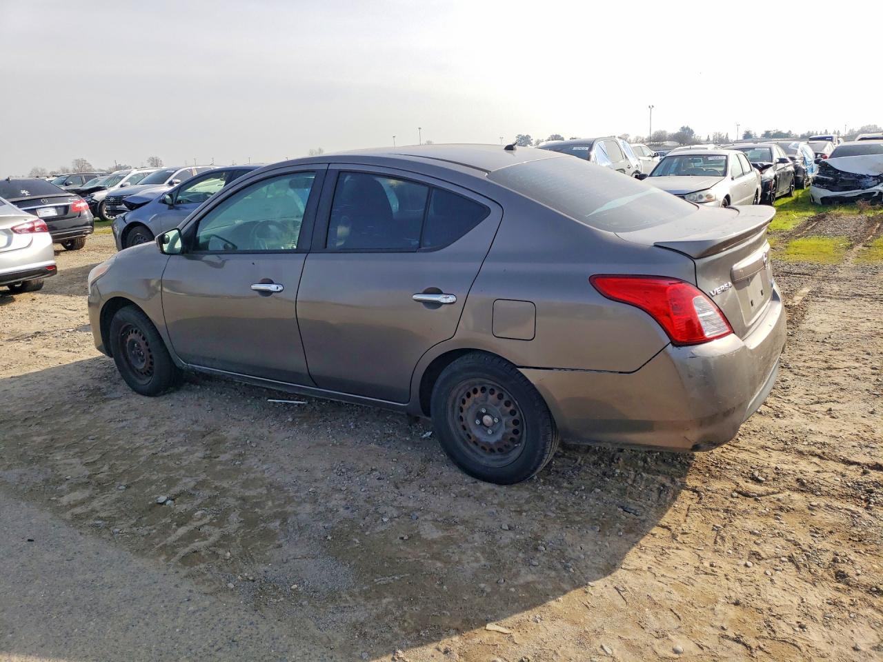2016 NISSAN VERSA