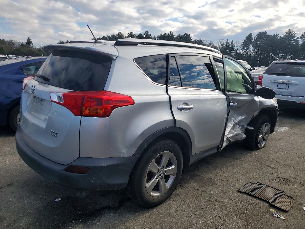 2015 TOYOTA RAV4