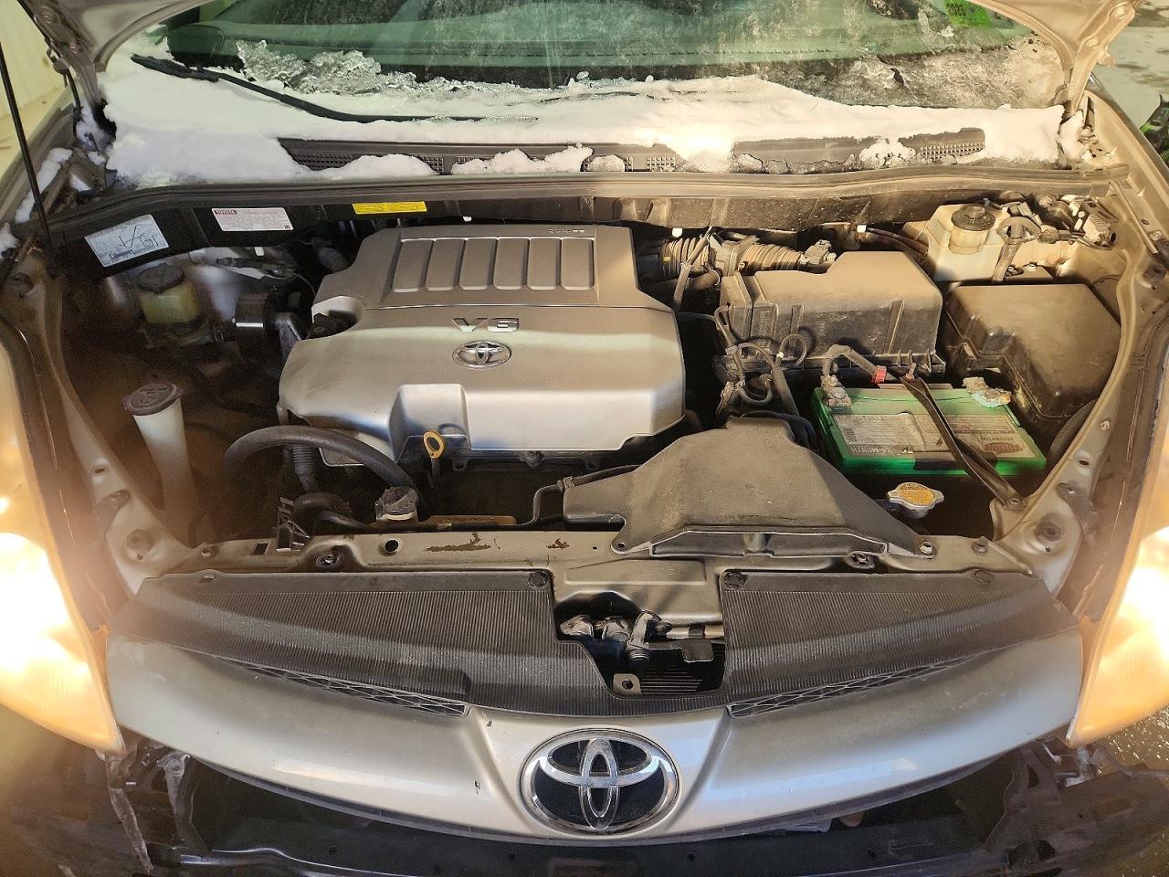 2009 TOYOTA SIENNA