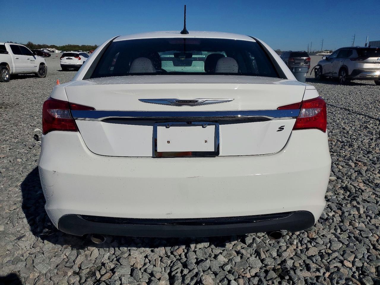 2013 CHRYSLER 200