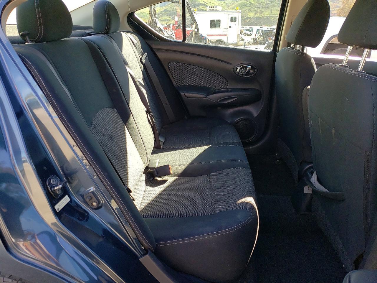 2015 NISSAN VERSA