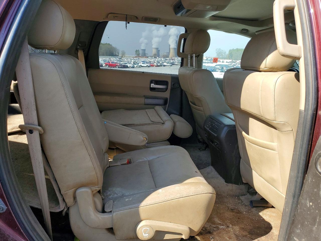 2011 TOYOTA Sequoia