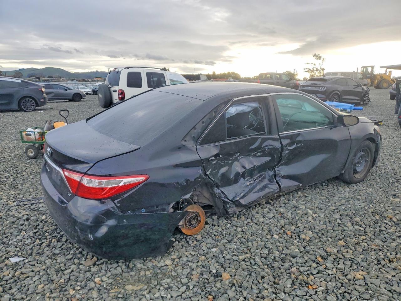 2016 TOYOTA CAMRY