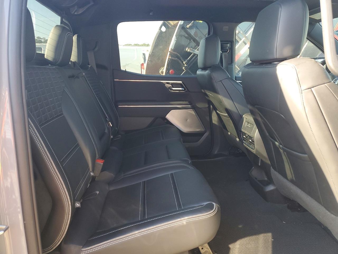 2024 GMC Sierra