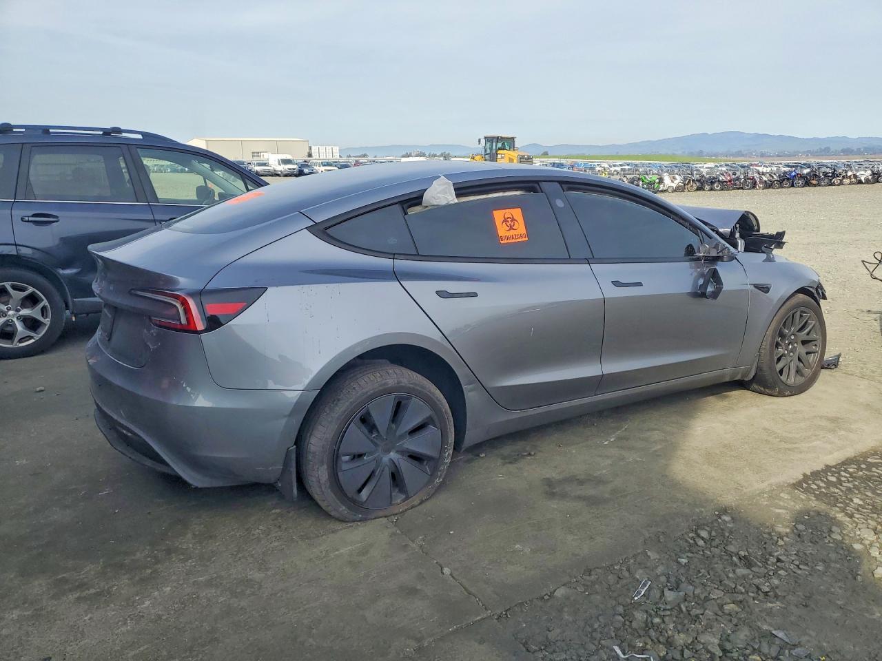 2025 TESLA MODEL 3
