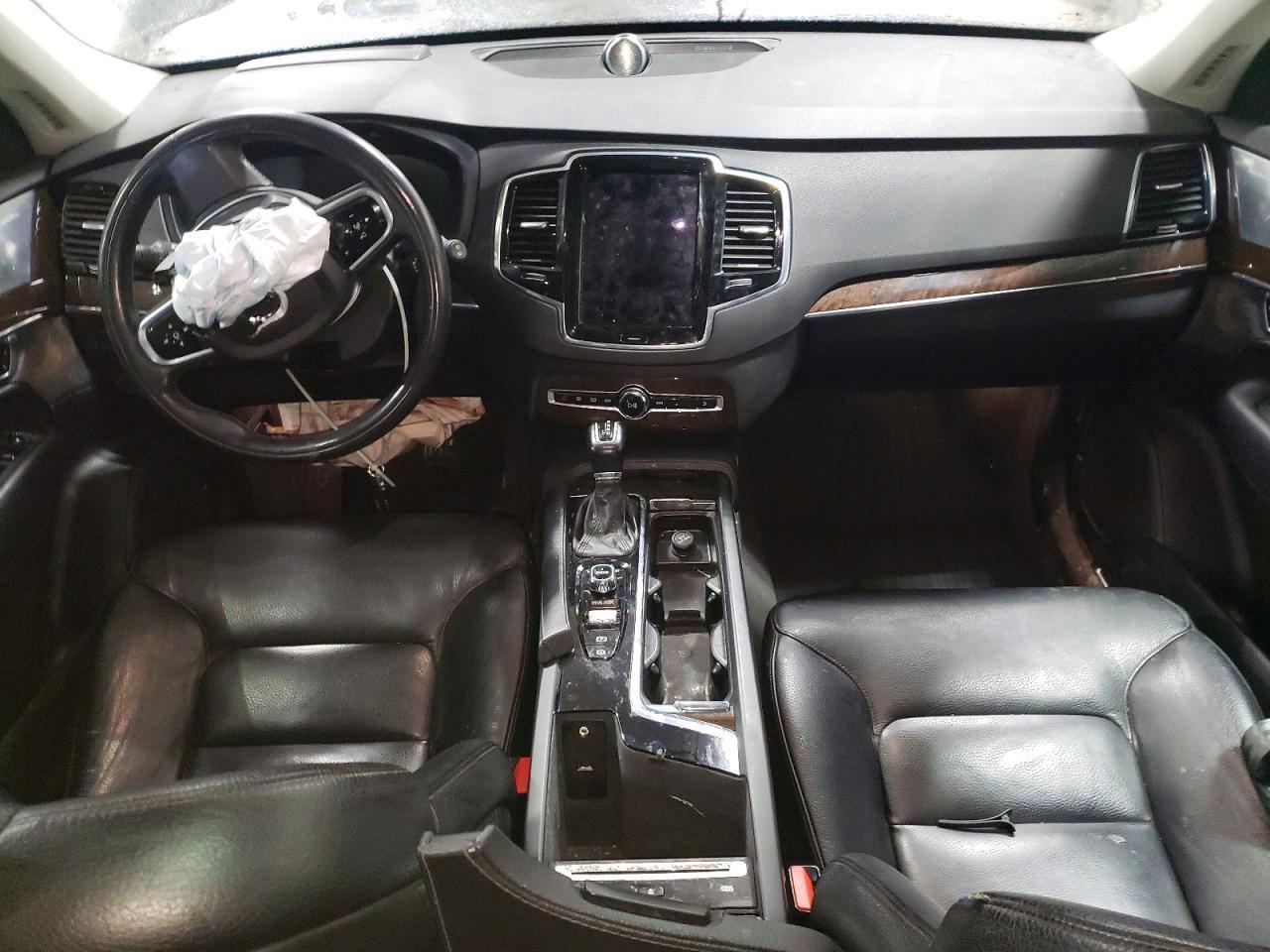 2016 VOLVO XC90