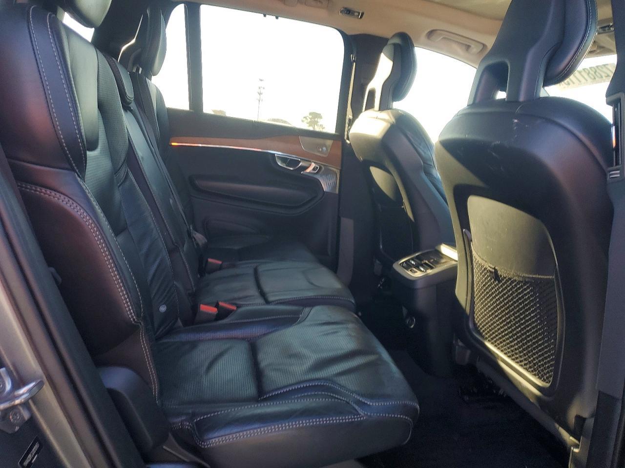 2018 VOLVO XC90