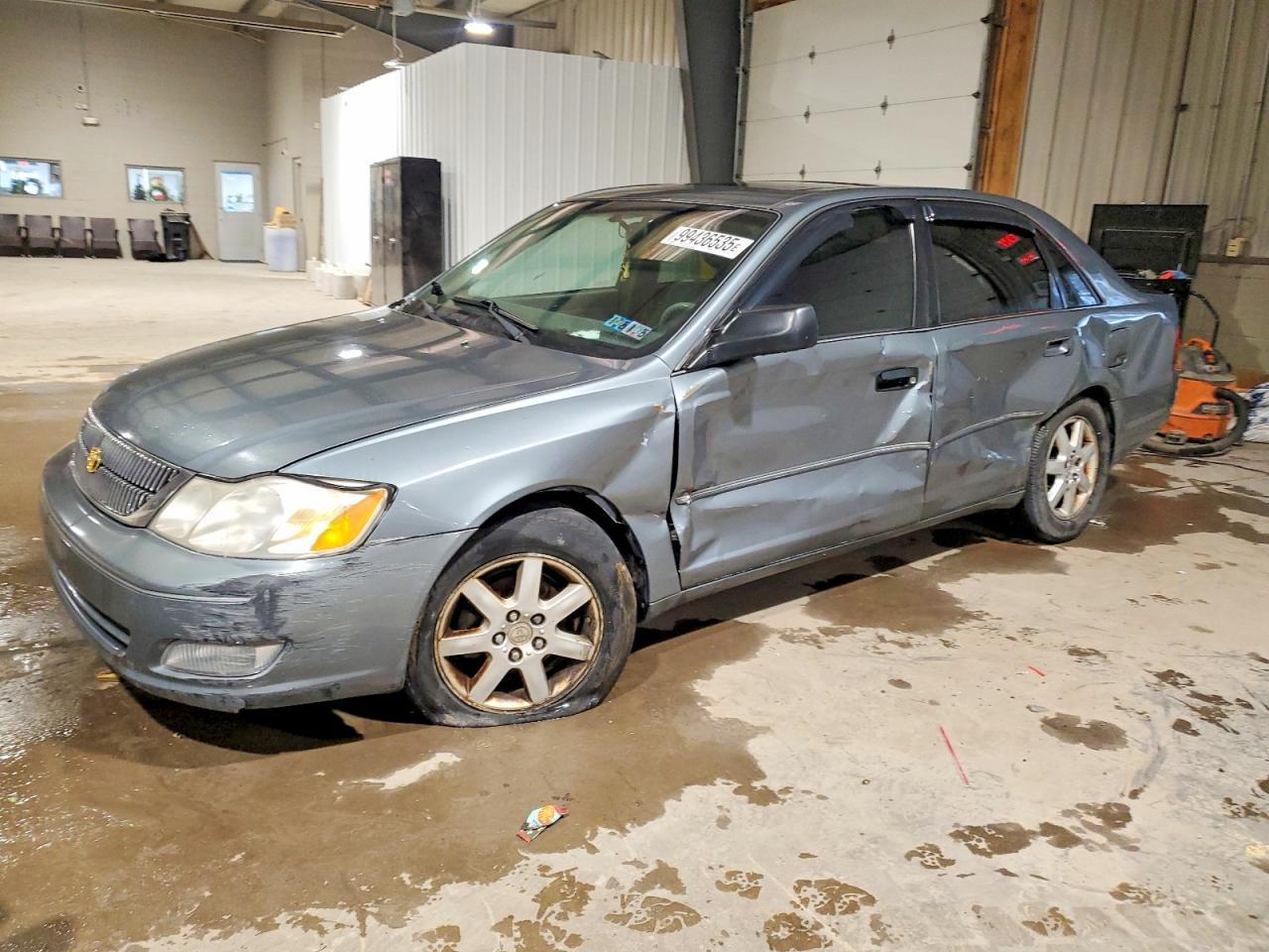 2001 TOYOTA Avalon