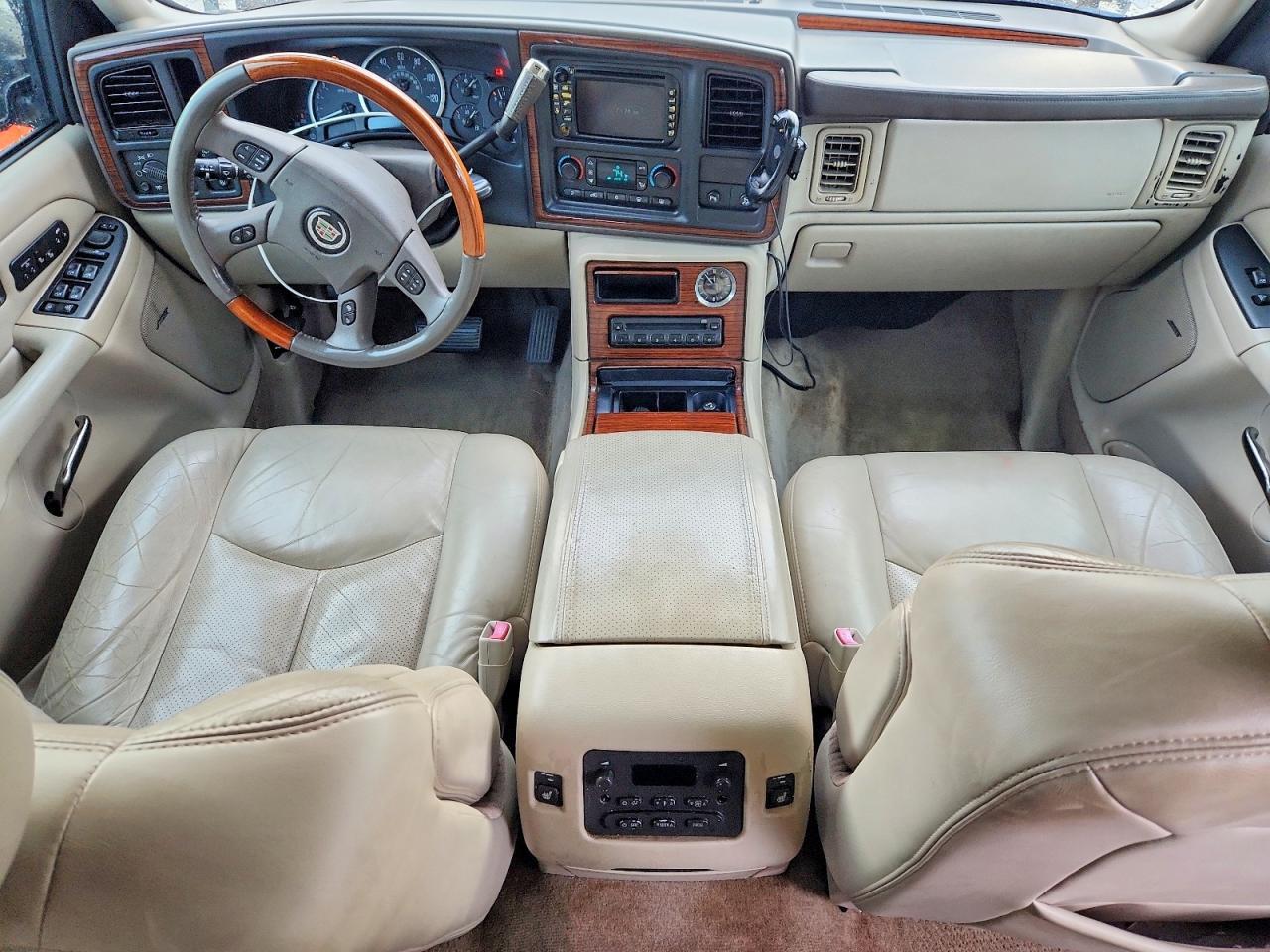 2004 CADILLAC Escalade ESV