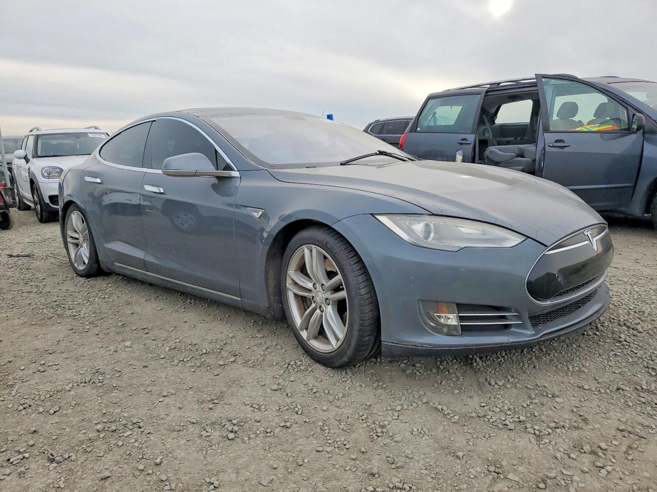 2013 TESLA MODEL S
