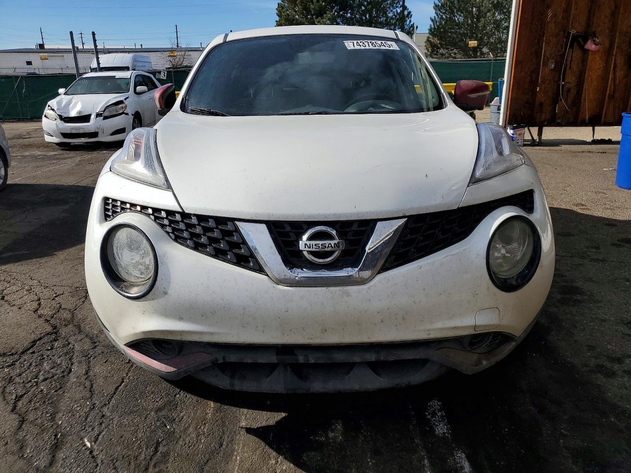2015 NISSAN Juke