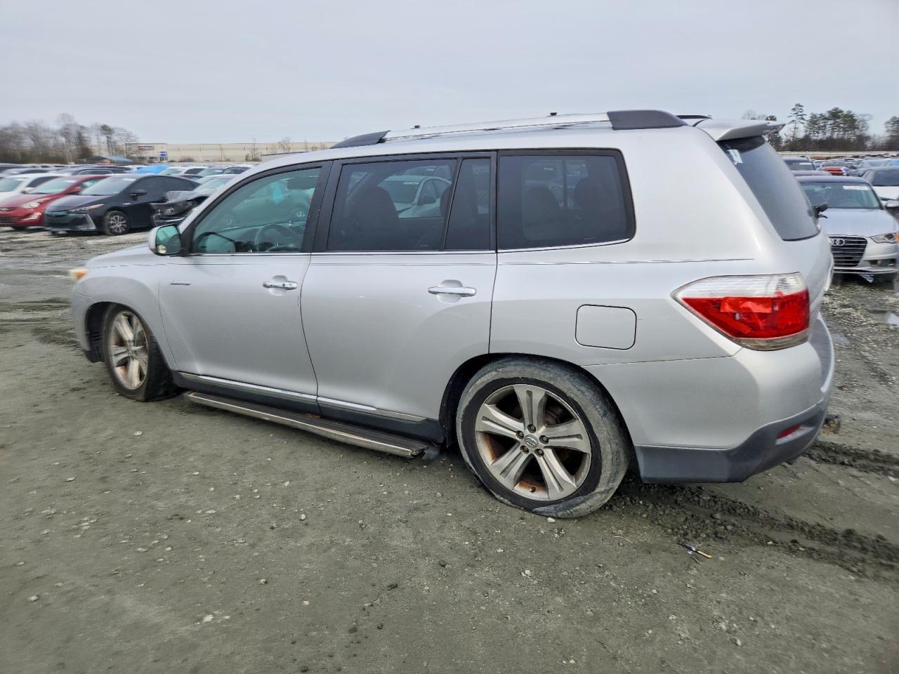 2011 TOYOTA HIGHLANDER