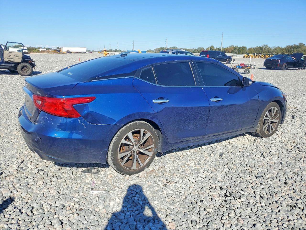 2017 NISSAN Maxima