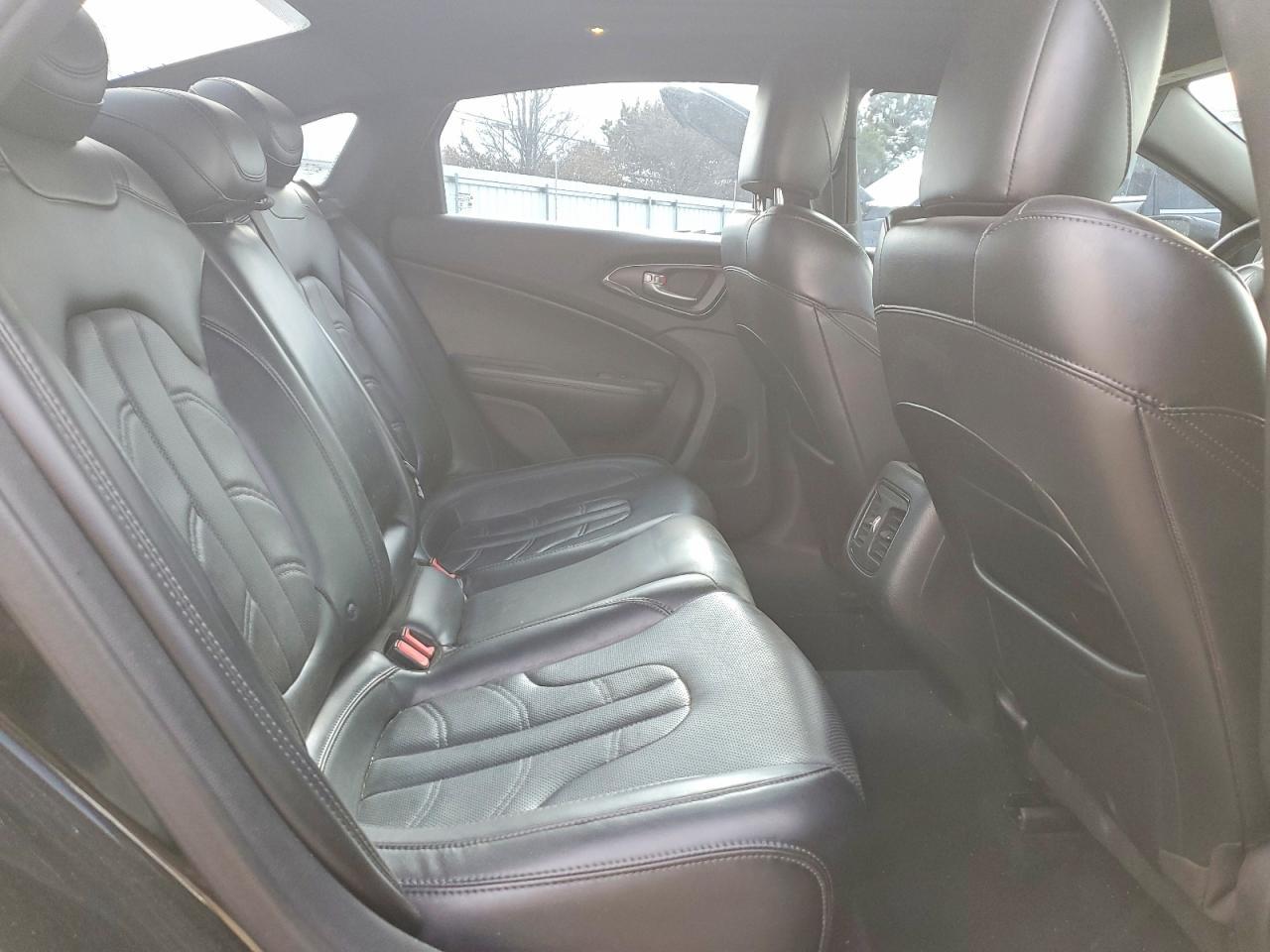 2015 CHRYSLER 200