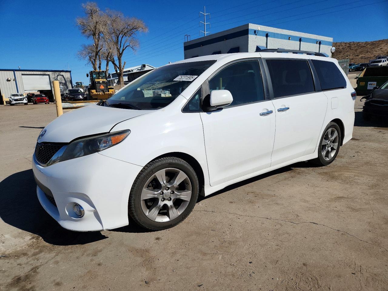 2014 TOYOTA SIENNA