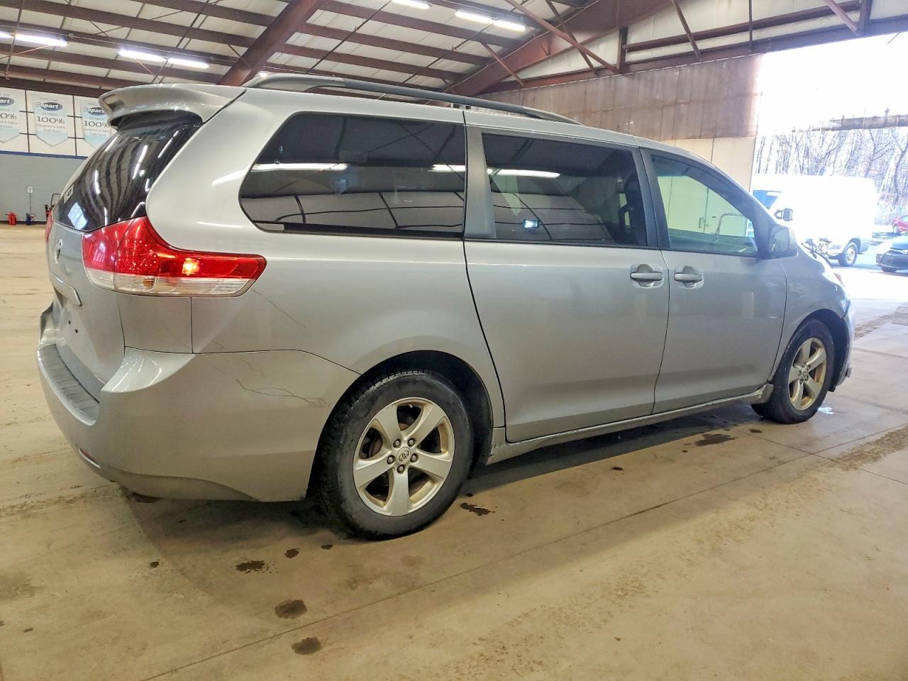 2012 TOYOTA SIENNA