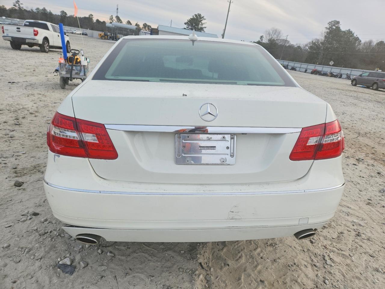 2011 MERCEDES-BENZ E-Class