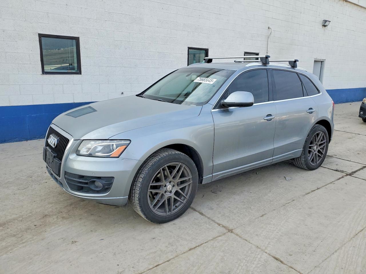 2010 AUDI Q5