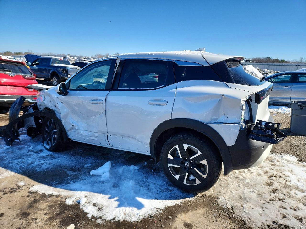 2025 NISSAN KICKS