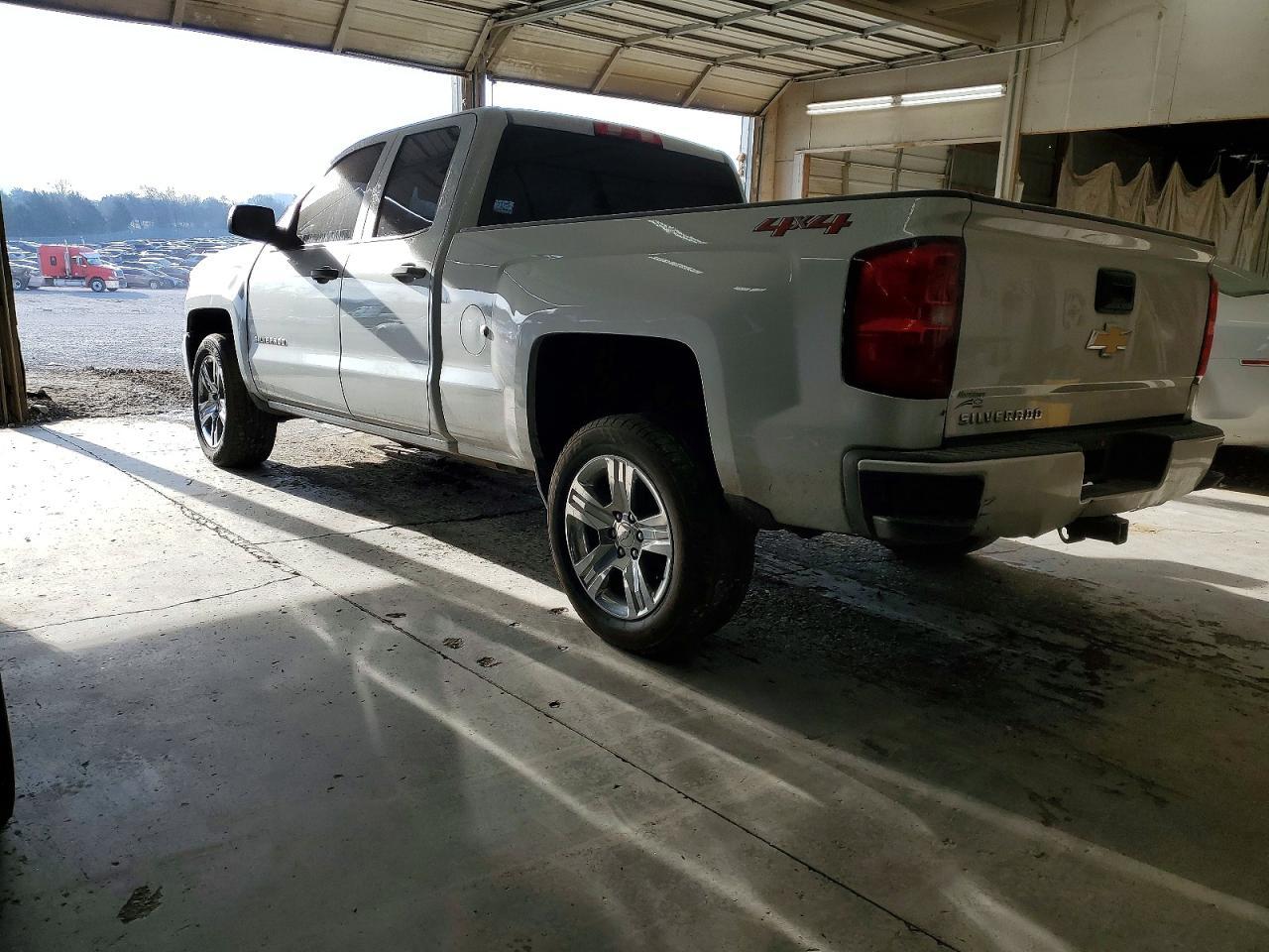 2018 CHEVROLET Silverado