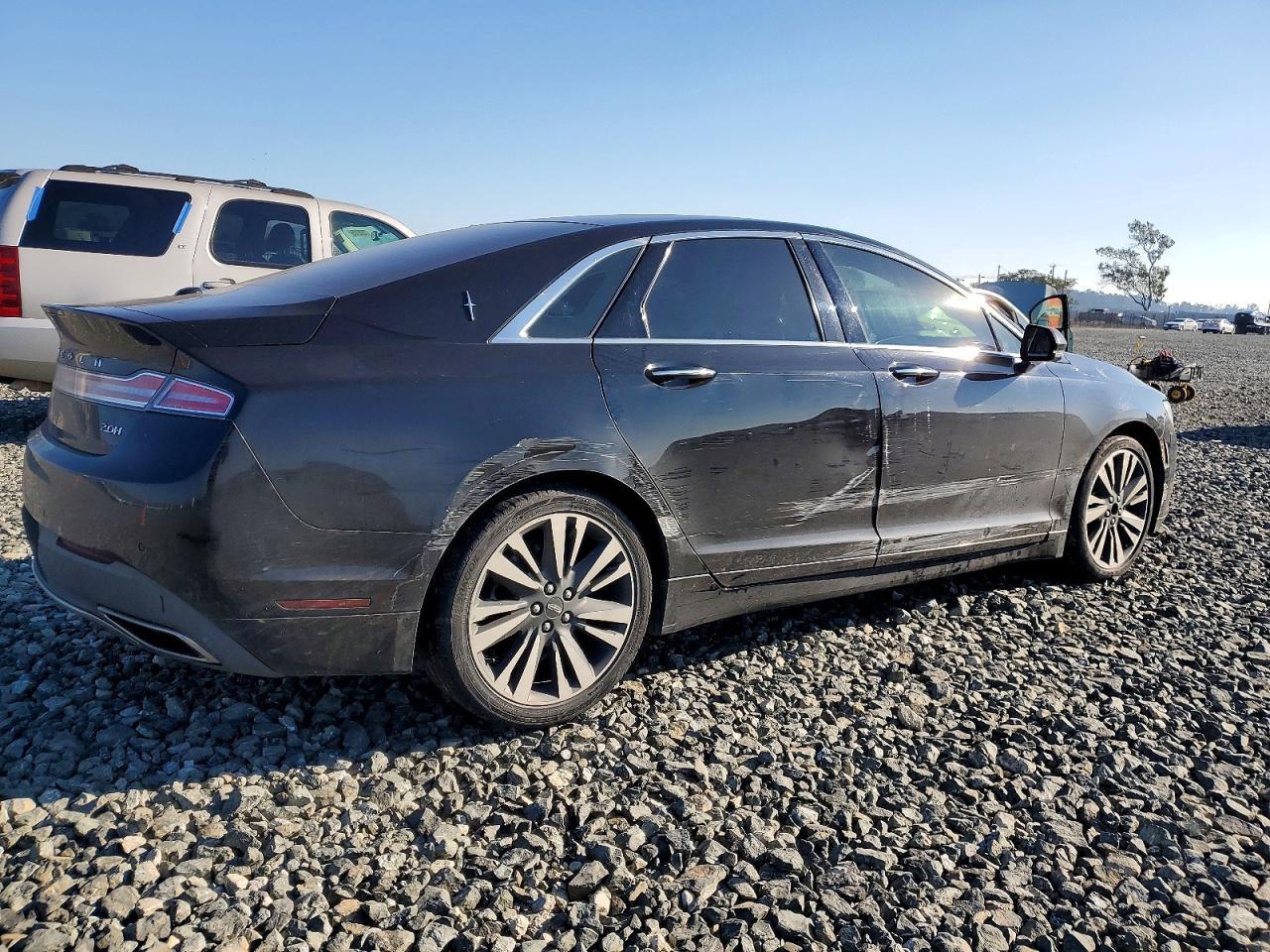 2017 LINCOLN MKZ