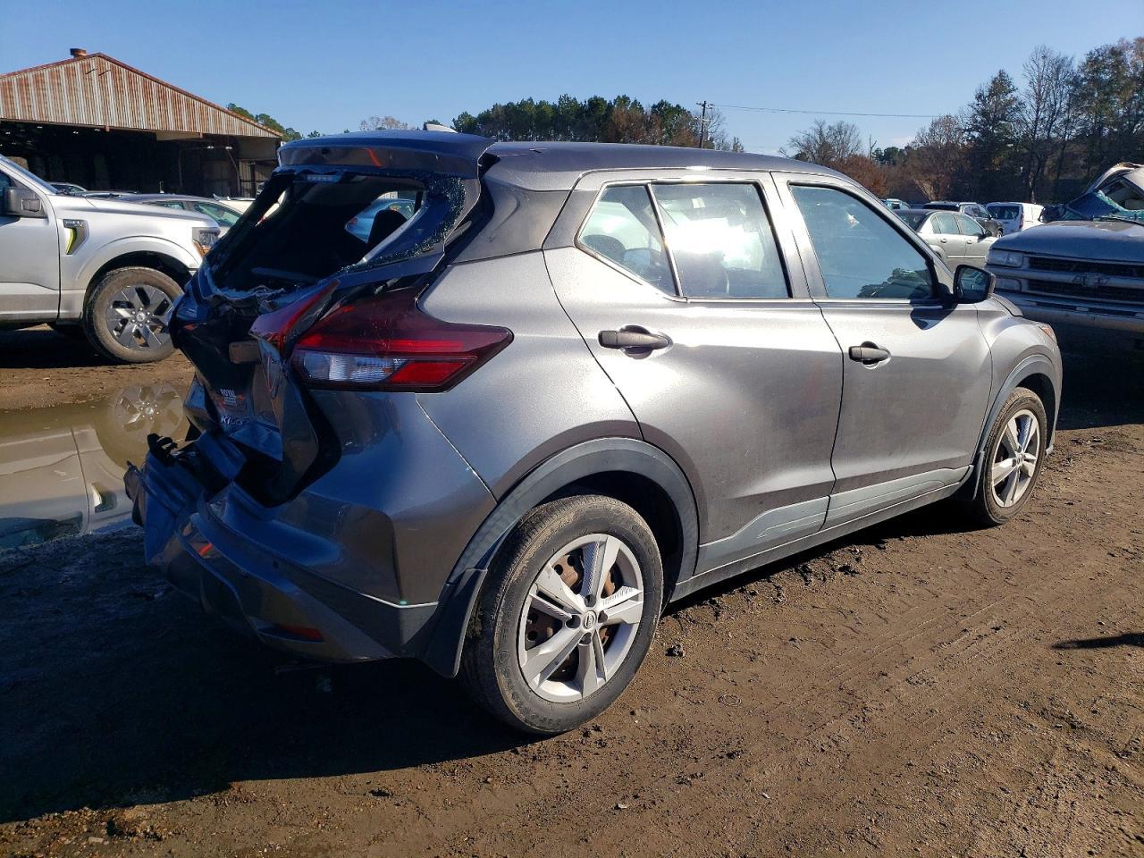 2021 NISSAN KICKS