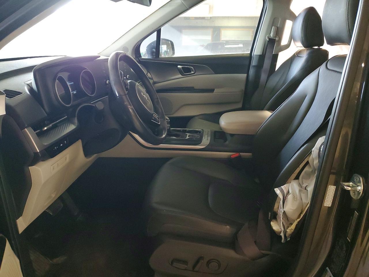 2023 KIA Carnival