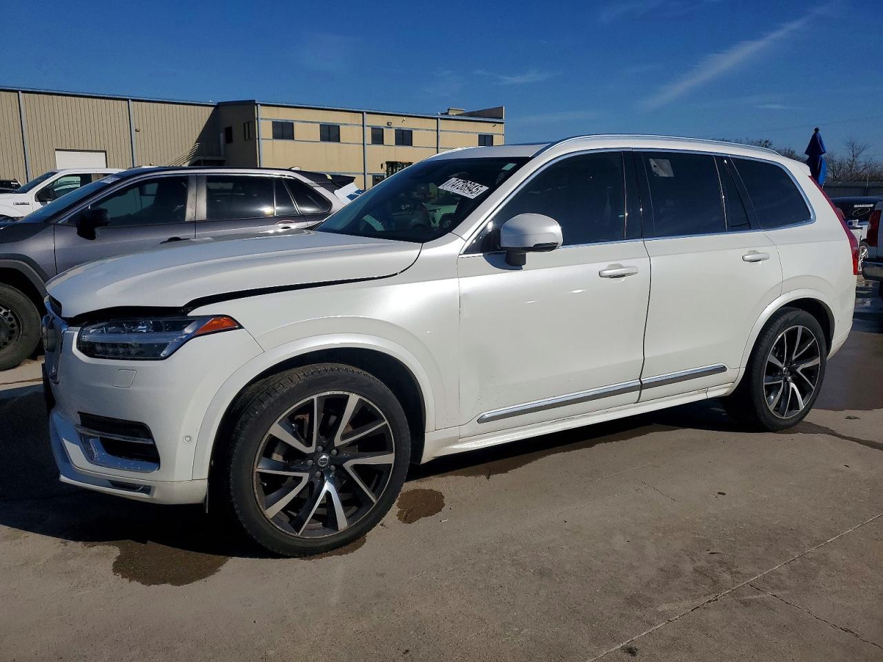 2023 VOLVO XC90