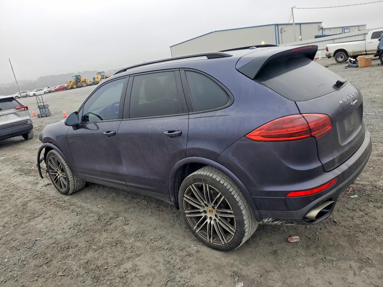 2017 PORSCHE CAYENNE