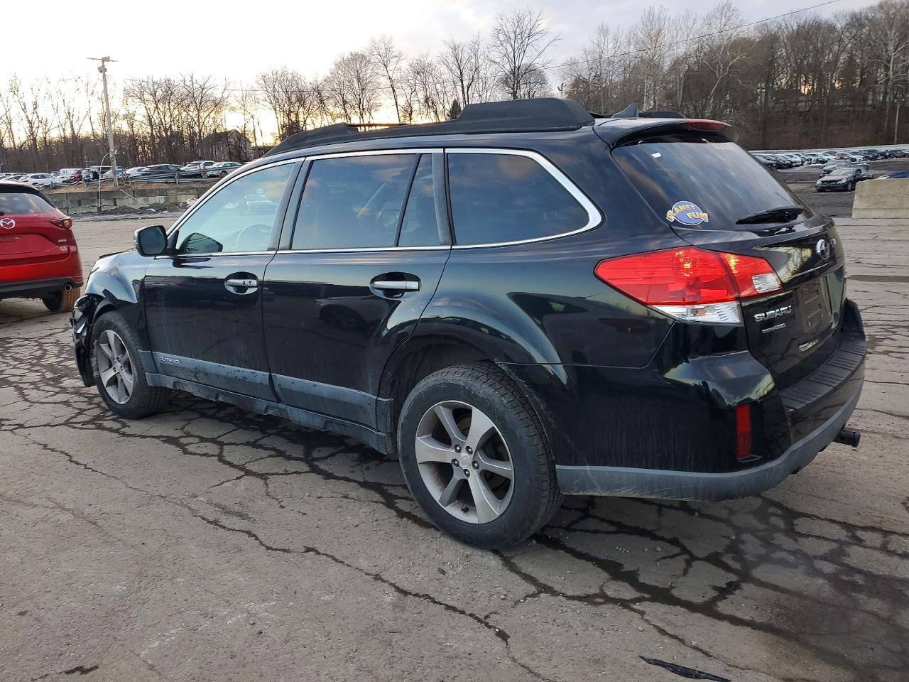 2013 SUBARU Outback