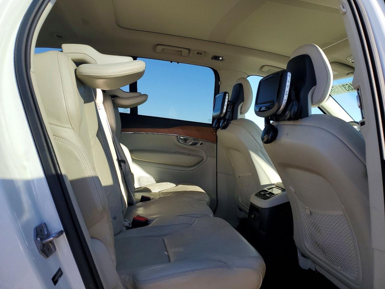 2018 VOLVO XC90