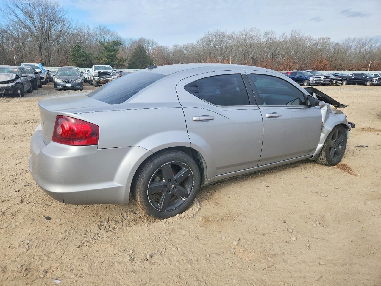 2013 DODGE Avenger