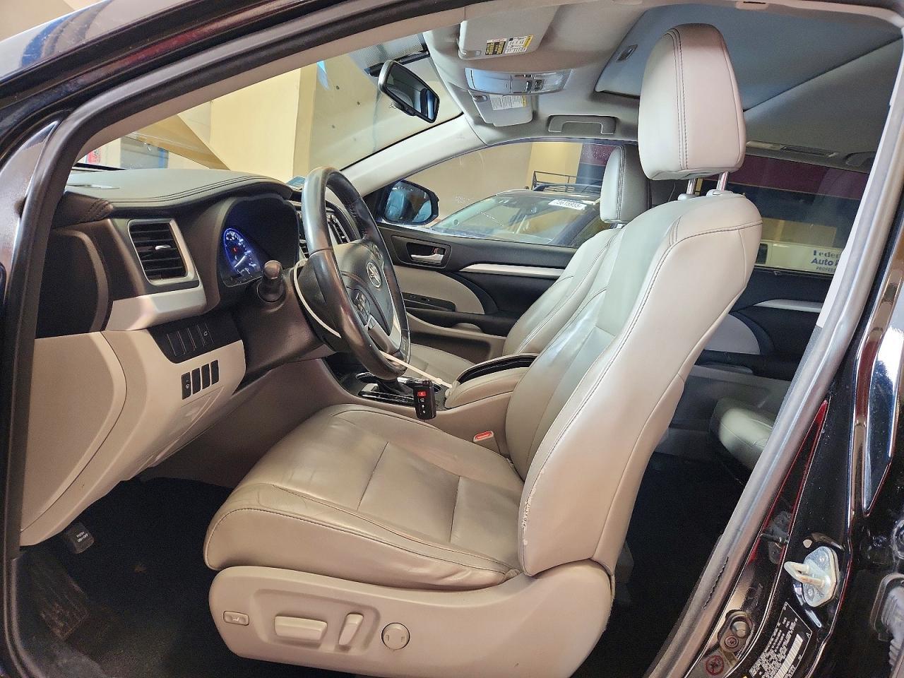 2015 TOYOTA HIGHLANDER