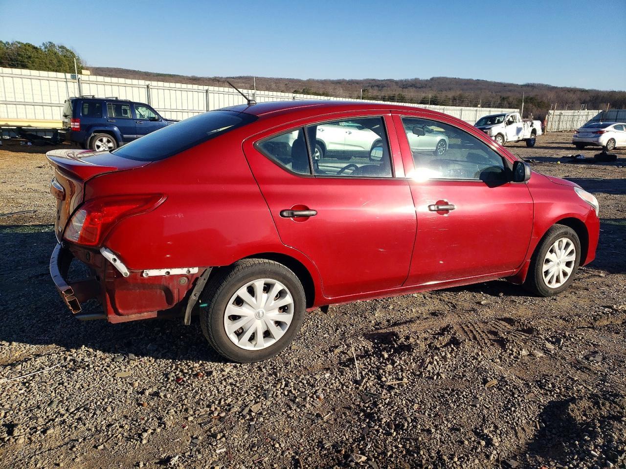 2015 NISSAN VERSA