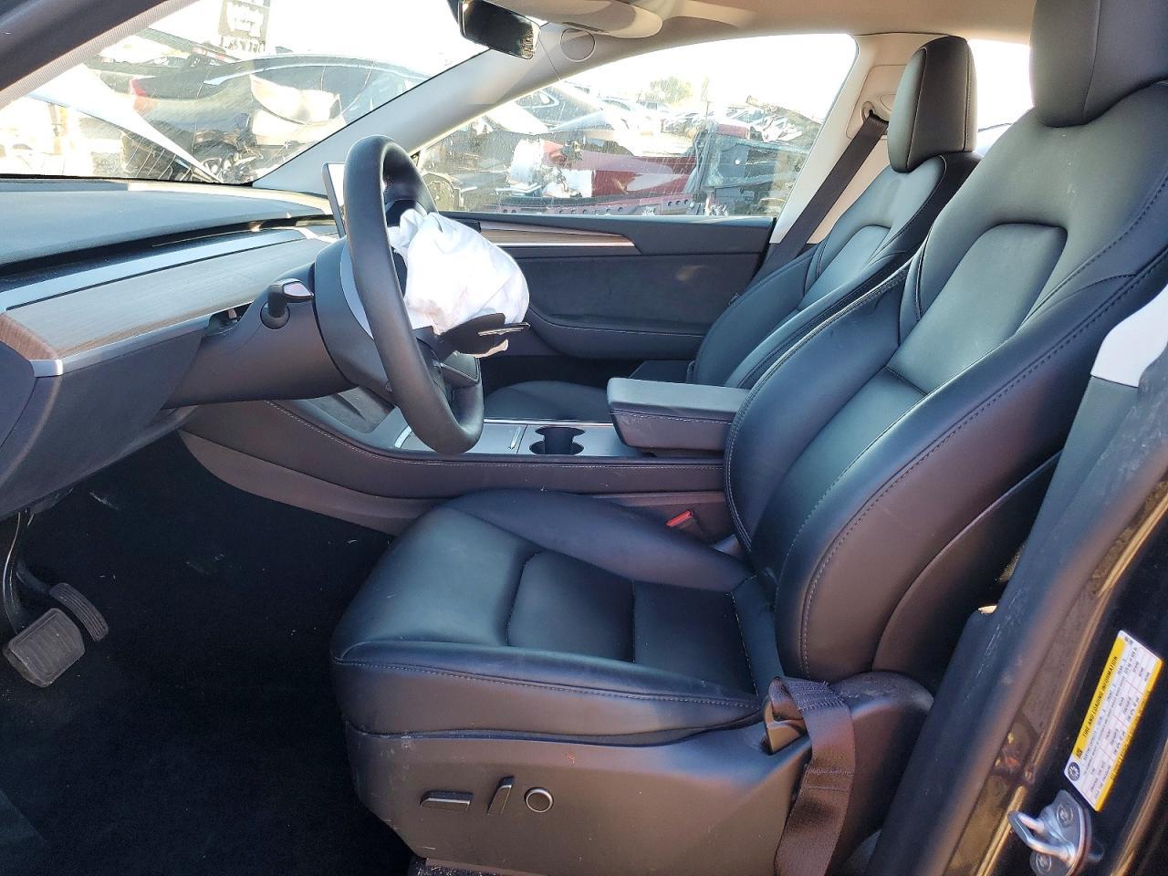 2025 TESLA MODEL Y