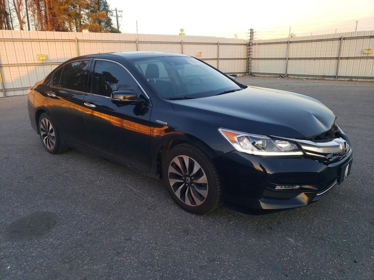 2017 HONDA ACCORD