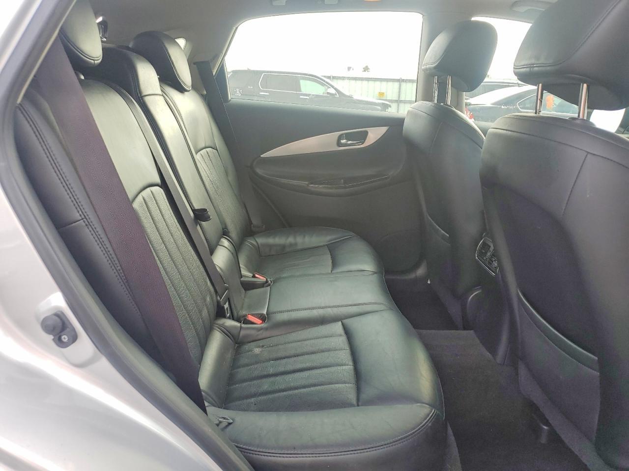 2016 INFINITI QX50