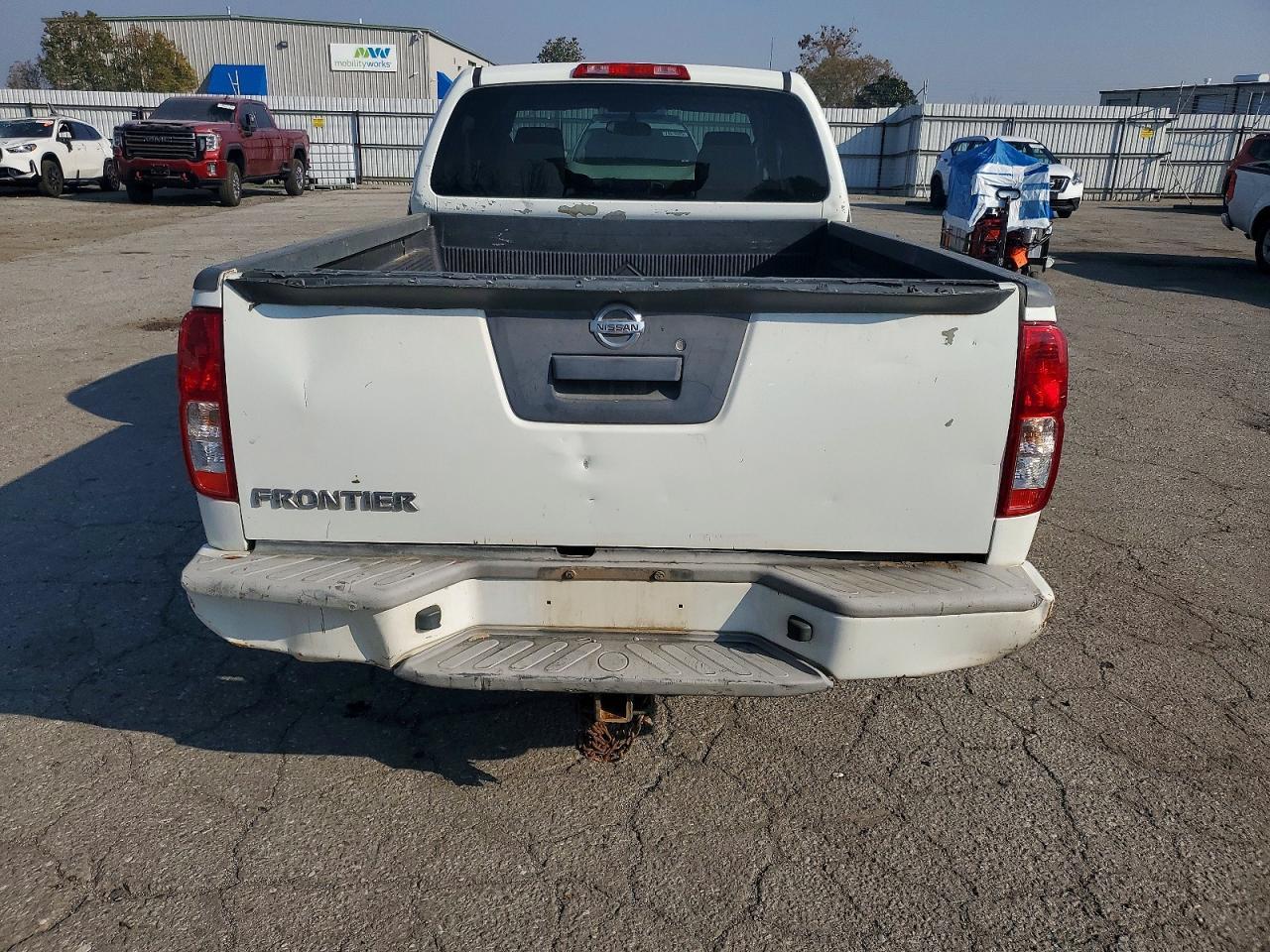 2017 NISSAN Frontier