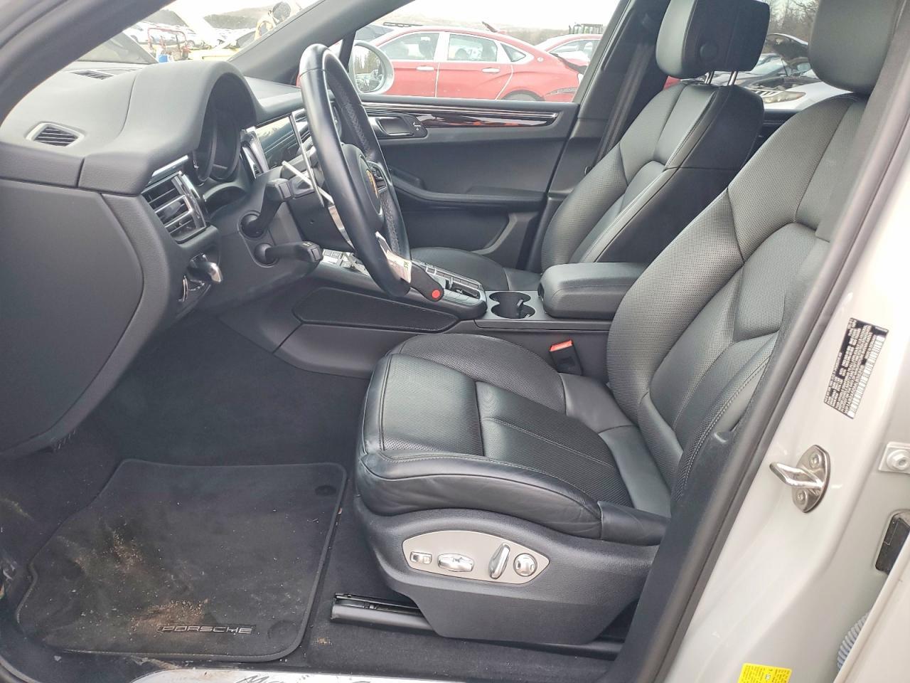 2021 PORSCHE Macan