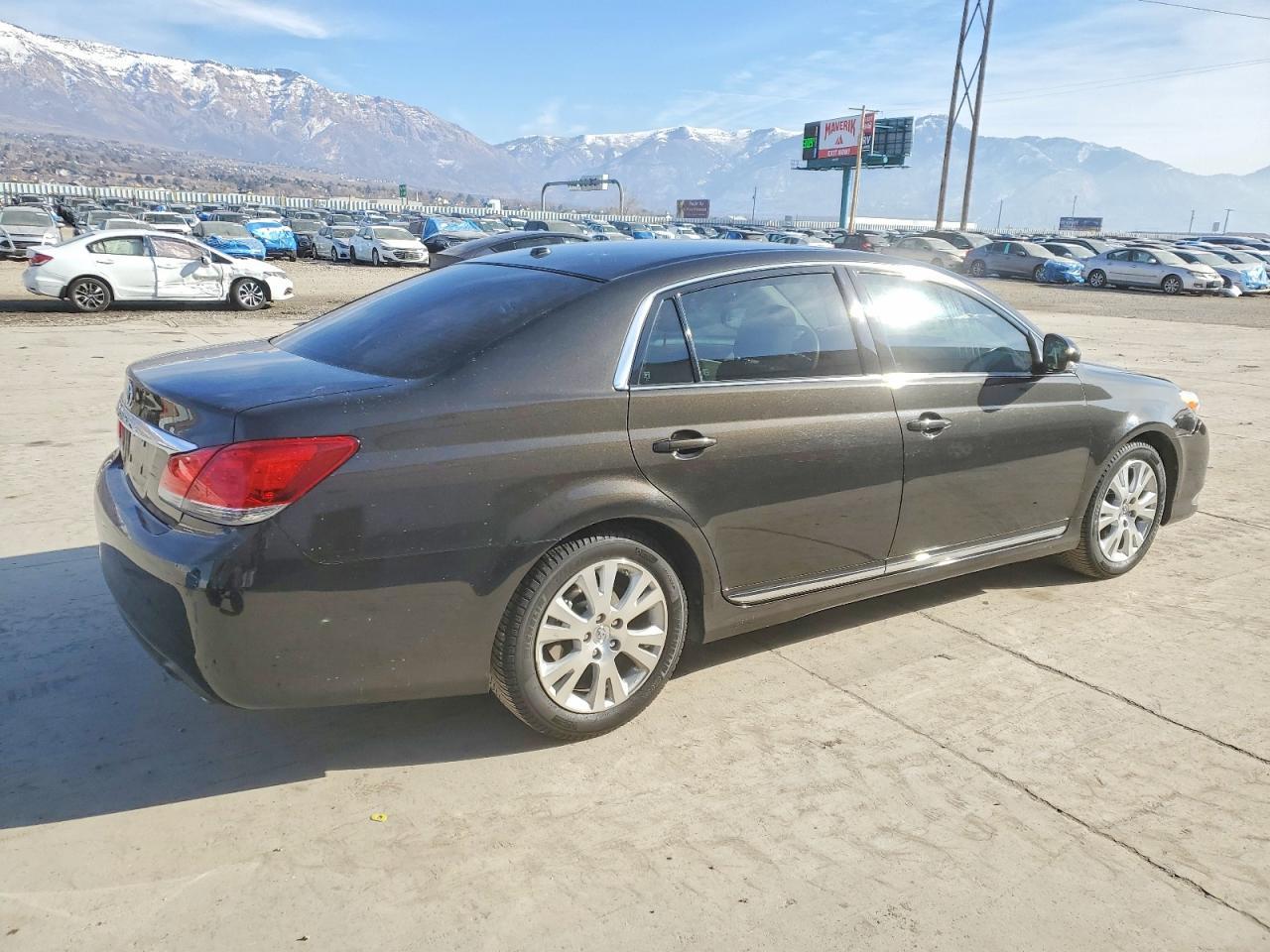 2011 TOYOTA Avalon