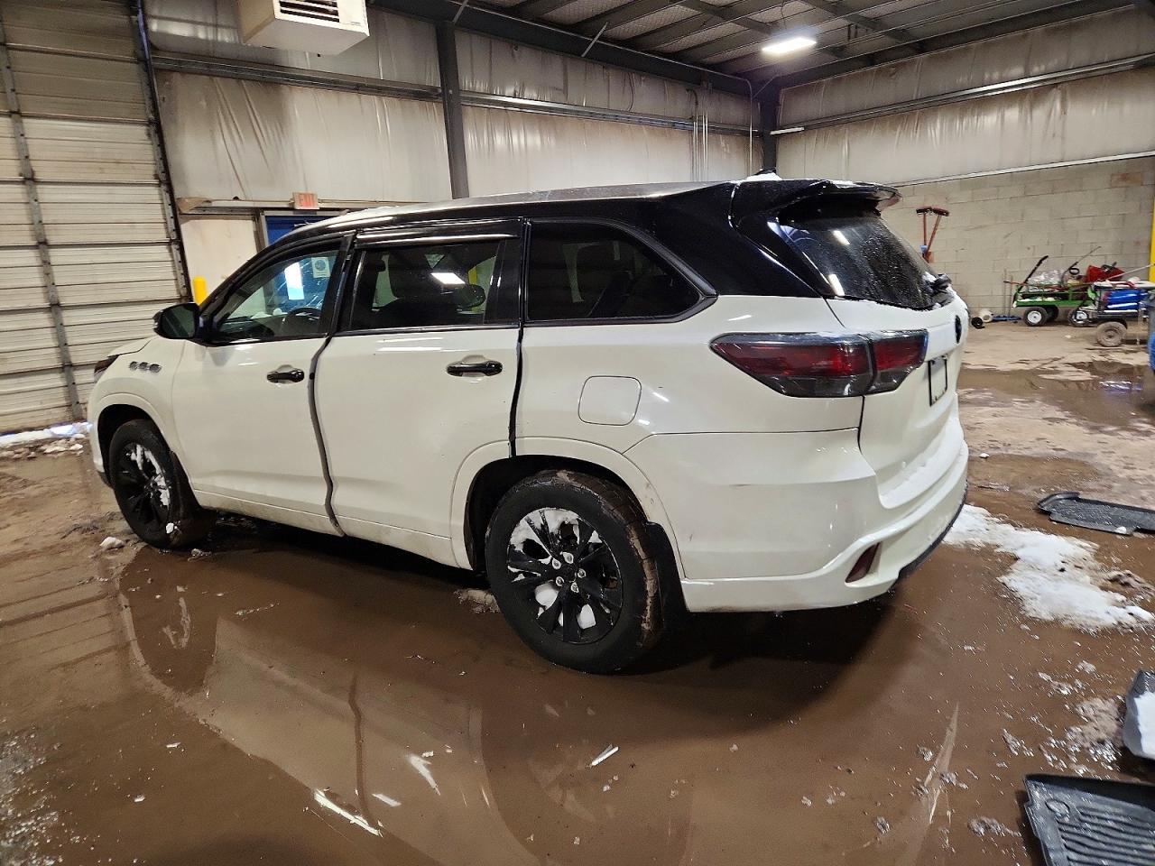2015 TOYOTA HIGHLANDER